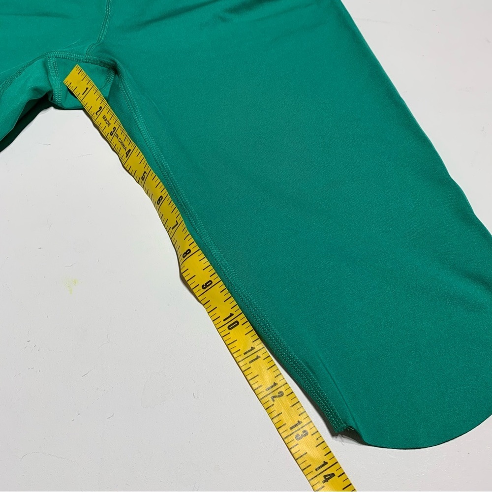 All In Motion Ultra High Rise capri leggings - Picture 10 of 10